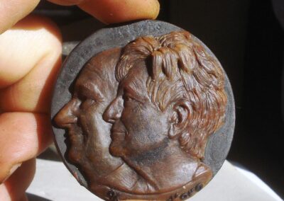 Miniatura Uomo e Donna con Tecnica a Bassorilievo