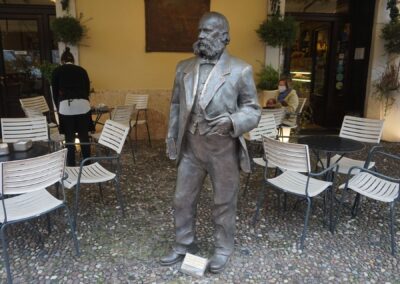 Monumento a Angelo Messedaglia letterato , statista, politico